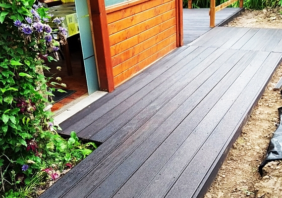 Taras z drewna egzotycznego